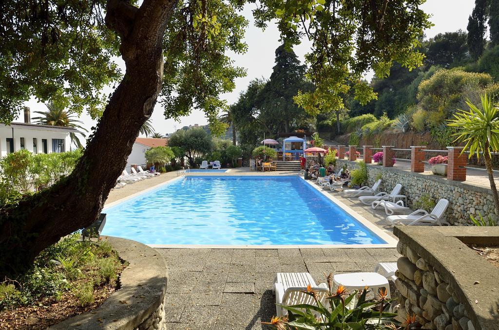 Blue Beach Bussana Nuova Exterior photo