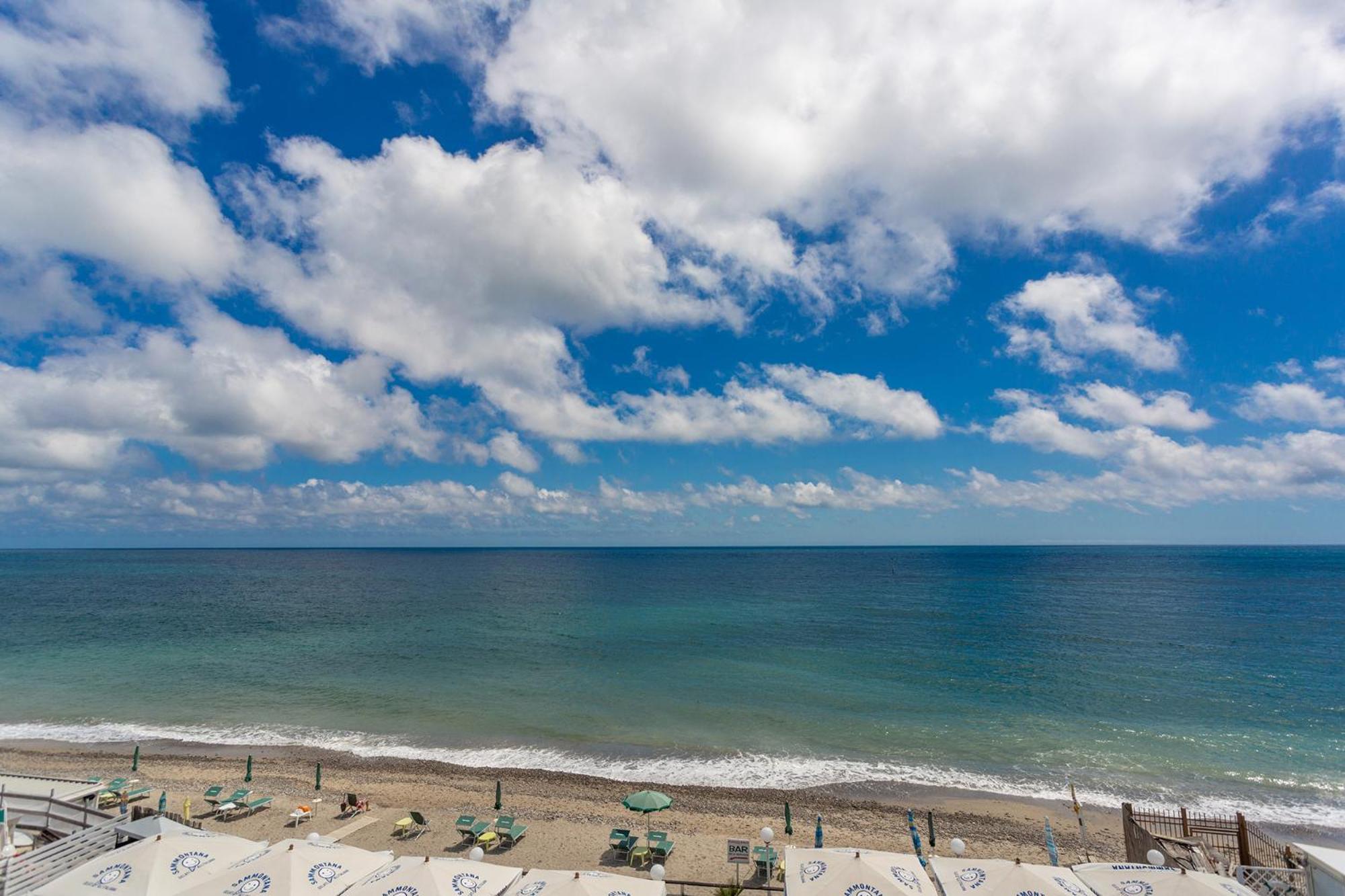 Blue Beach Bussana Nuova Exterior photo