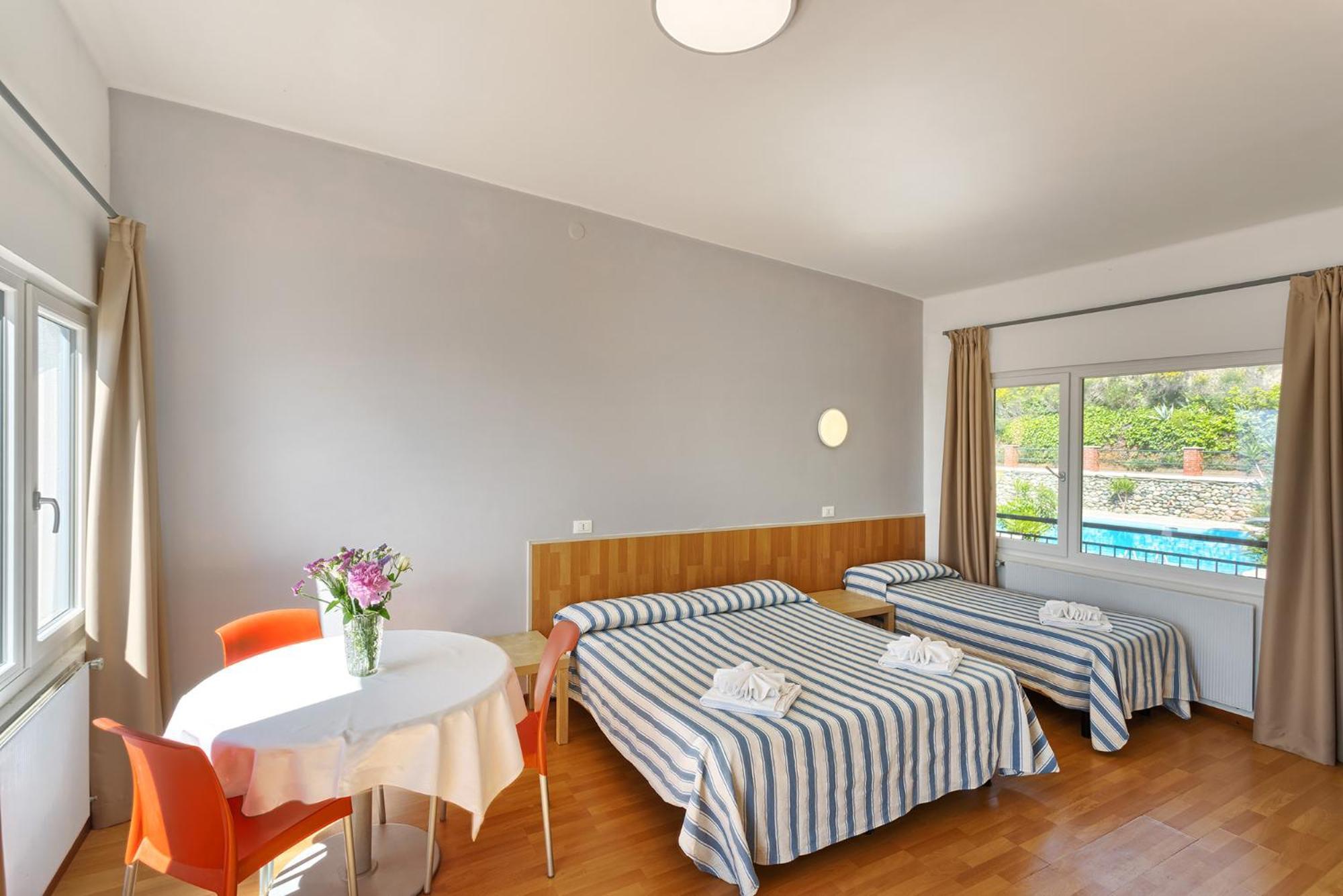 Blue Beach Bussana Nuova Exterior photo