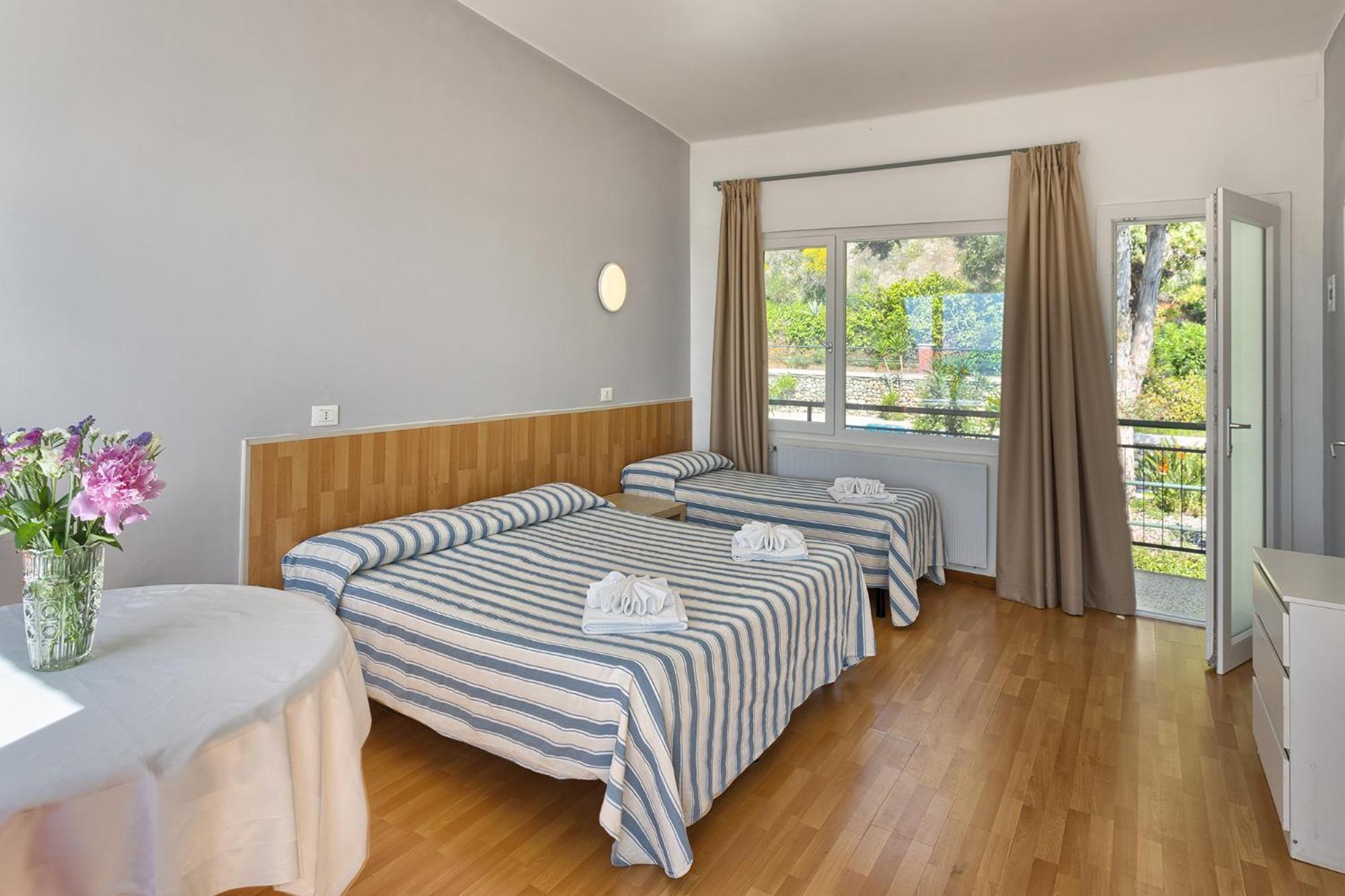 Blue Beach Bussana Nuova Exterior photo