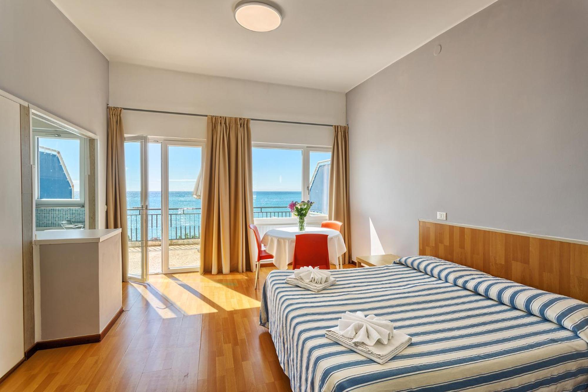 Blue Beach Bussana Nuova Exterior photo