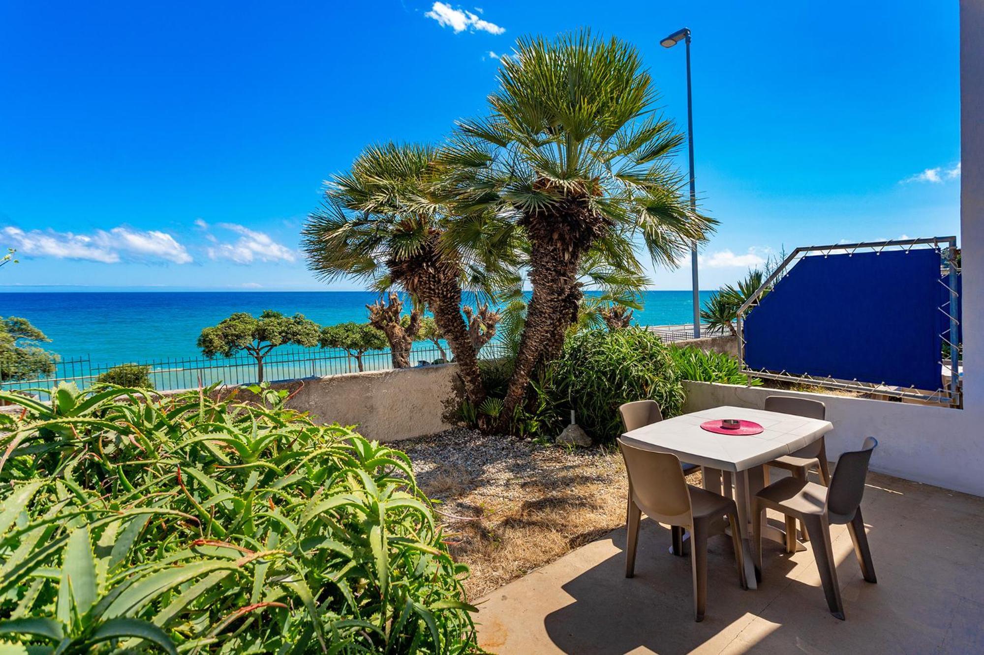 Blue Beach Bussana Nuova Exterior photo