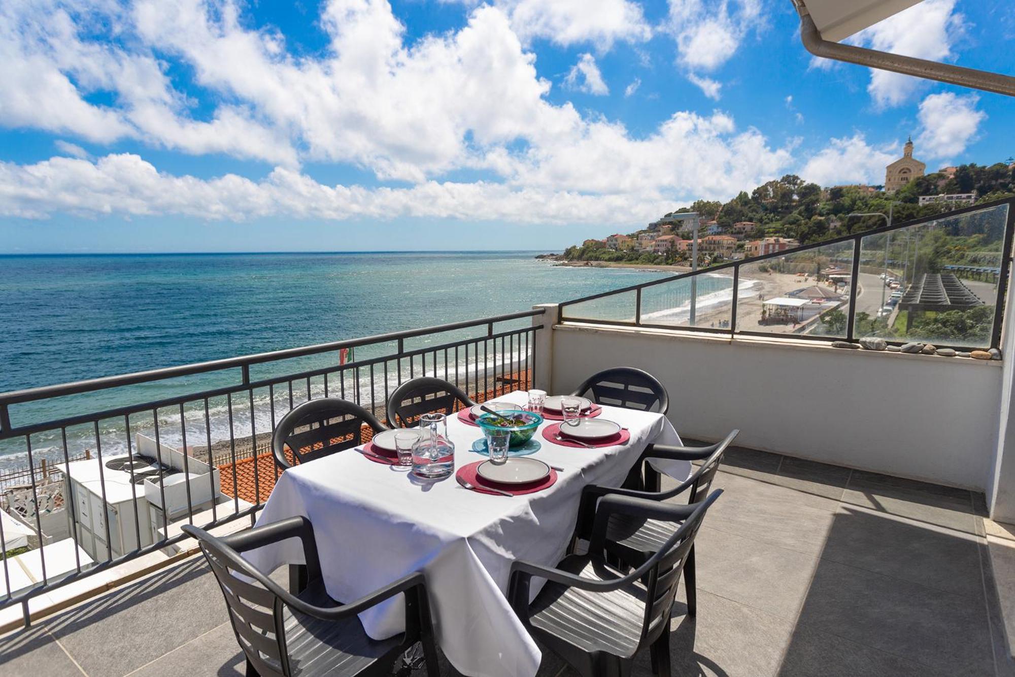 Blue Beach Bussana Nuova Exterior photo