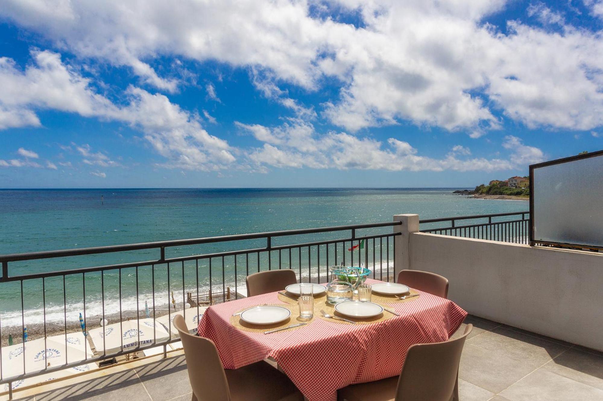 Blue Beach Bussana Nuova Exterior photo